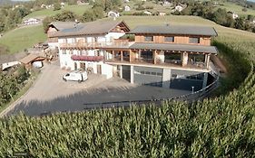 Schweiggerhof -Agriturismo- Farm Holidays